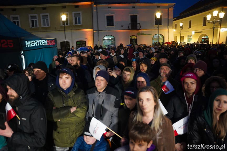 Sławomir Mentzen w Krośnie. "Niech się odwalą od naszych kur. Kury nie zwiększają przestępczości. Imigranci zwiększają przestępczość"