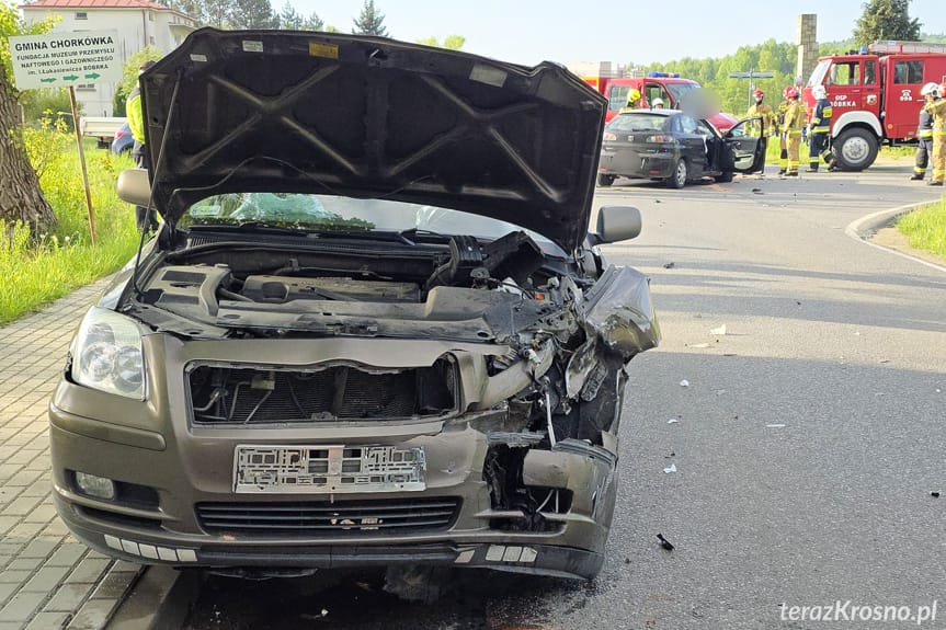 Wypadek w Bóbrce, zderzenie dwóch samochodów