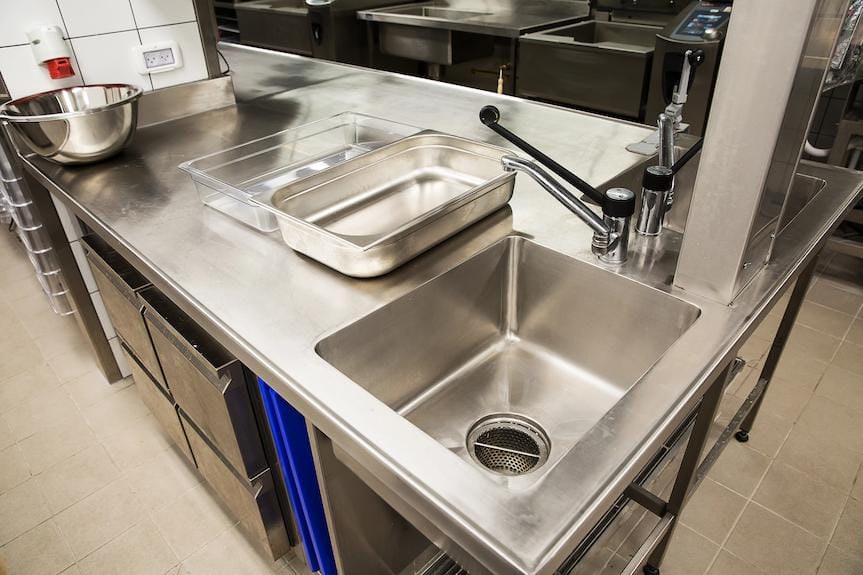 Szkolne stołówki w Świerzowej Polskiej i Korczynie z rządowym wsparciem