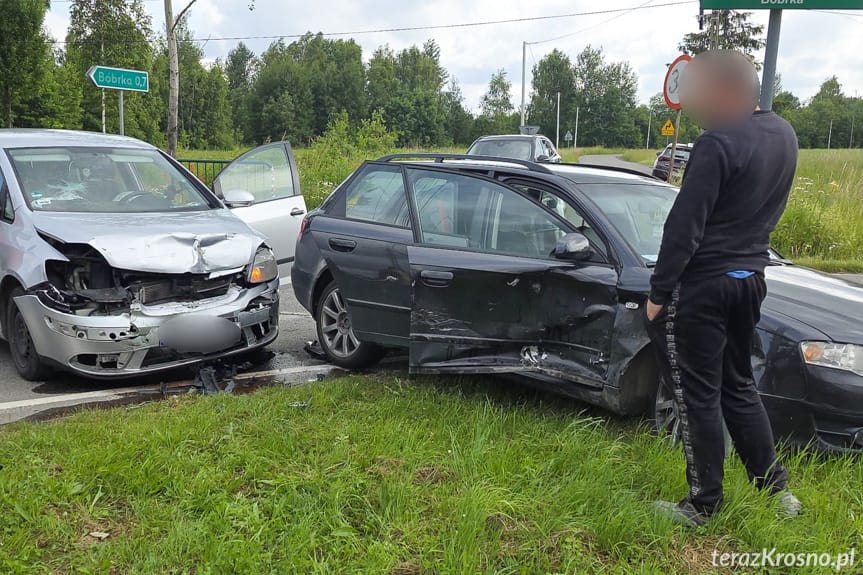 Bóbrka. Zderzenie dwóch samochodów