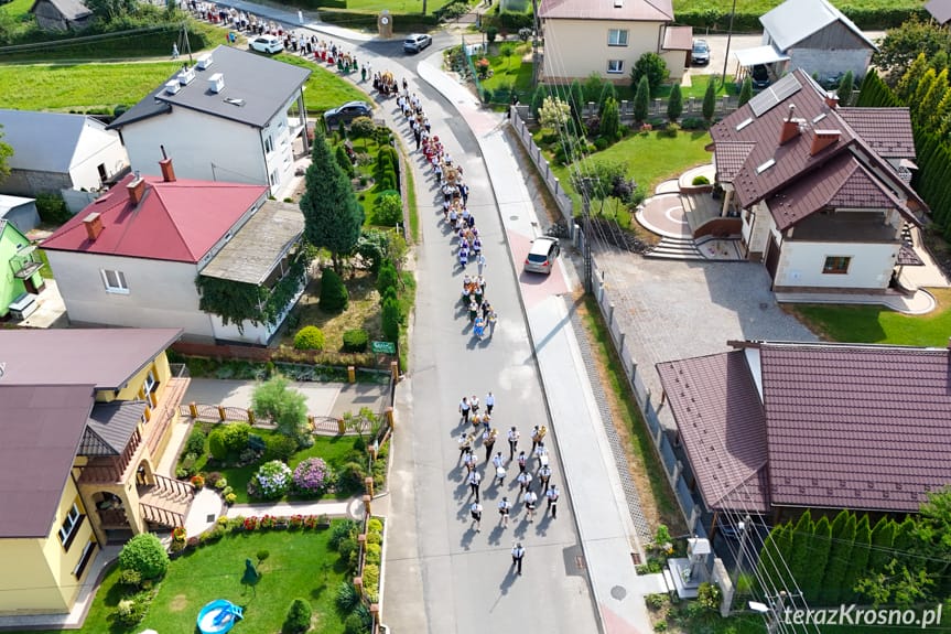 Dożynki w Faliszówce. Barwny korowód dożynkowy [ZDJĘCIA]