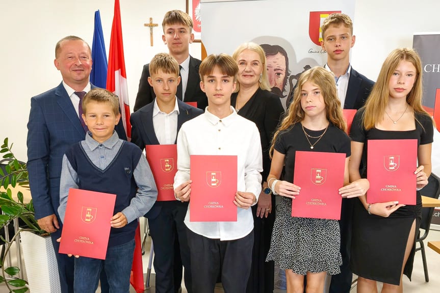 Uczniowie gminy Chorkówka odebrali stypendia i dyplomy