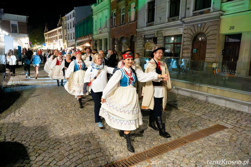 Karpackie Klimaty 2025 - Polonez na Rynku