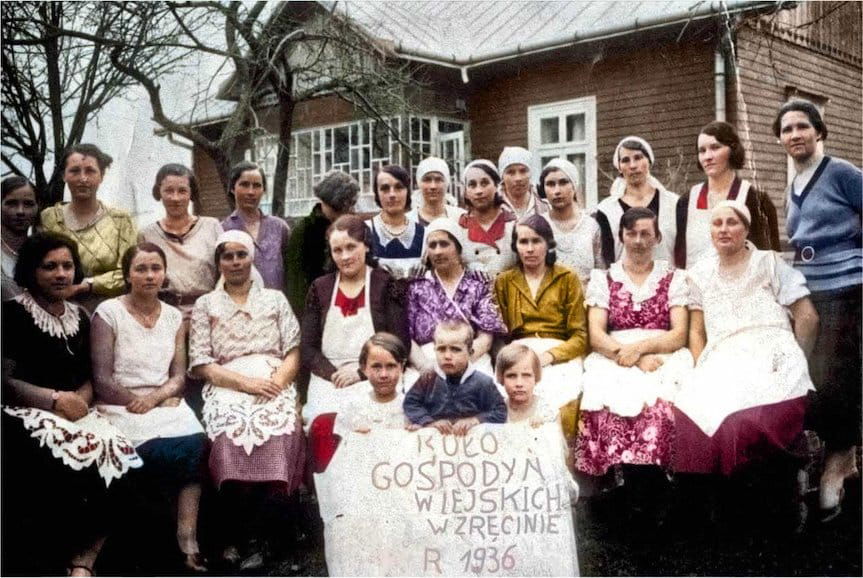 Archwialne zdjęcie z 1936 roku członkiń KGW Zręcin