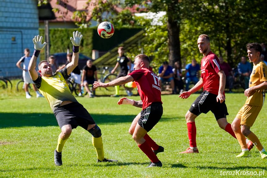 Skuteczna Polonia Kopytowa wygrywa w Świerzowej Polskiej [ZDJĘCIA]
