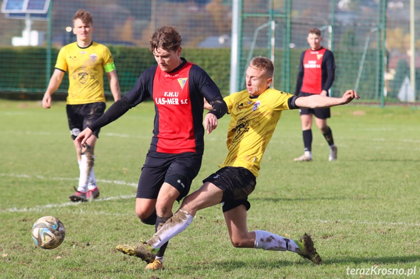 Wysoka wygrana Tęczy Zręcin w Krościenku Wyżnym. Hat trick Michała Zuzaka [ZDJĘCIA]