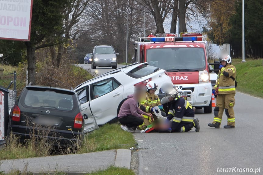 Zderzenie dwóch aut w Zręcinie