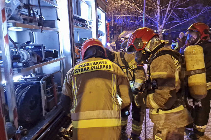 Pożar garażu w bloku wielorodzinnym w Rzeszowie