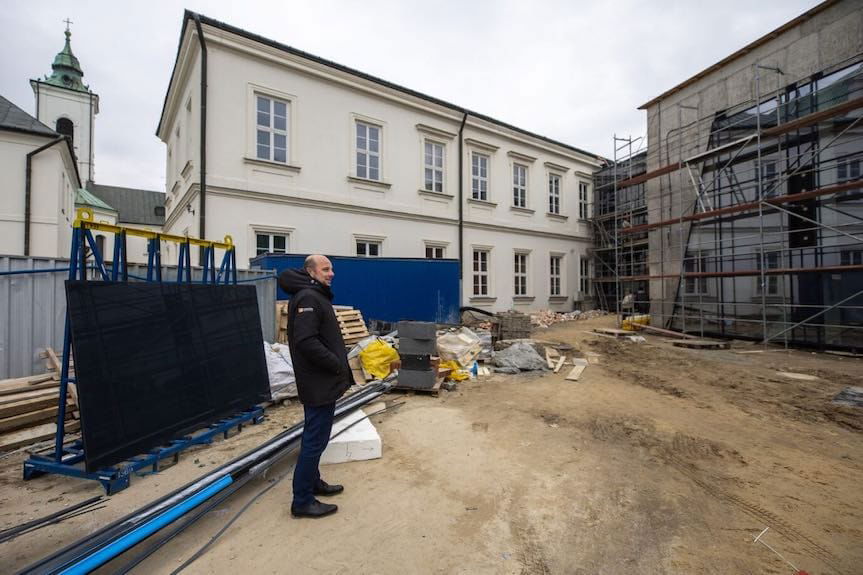 Szklane fasady na budynku nowej hali I LO w Rzeszowie