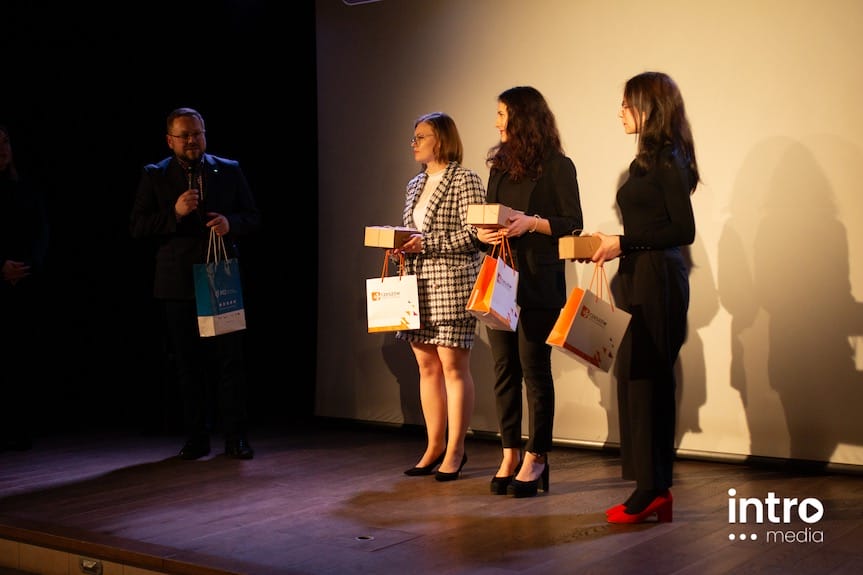 Studentka WSIiZ z nagrodą "Nowe trendy w biznesie. Odpowiedzialnie budujmy naszą przyszłość”