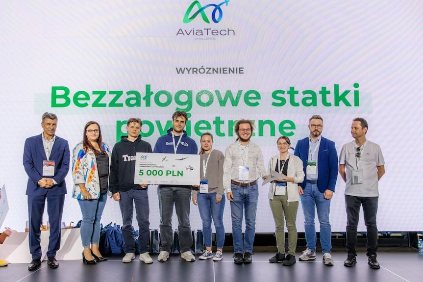 Studenci Politechniki Rzeszowskiej zwycięzcami Hackathonu AviaTech Challenge
