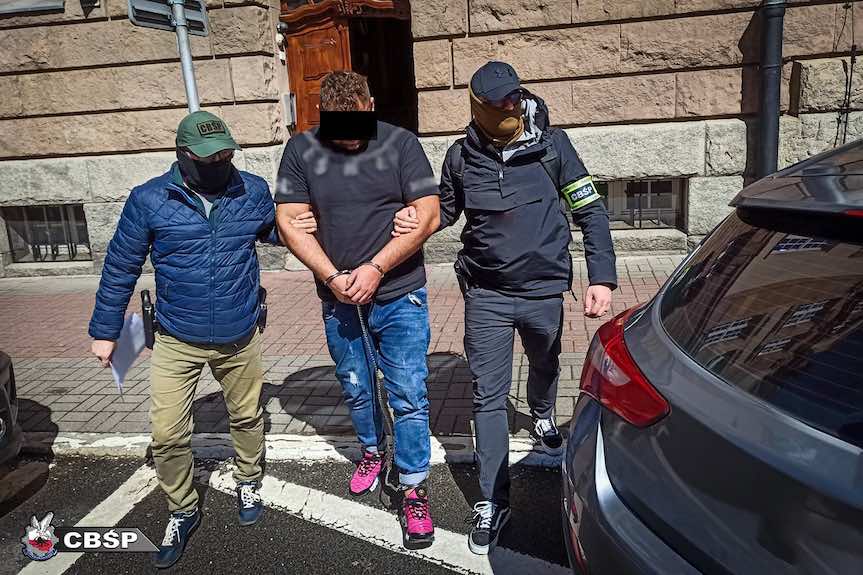 Rzeszowskie CBŚP zatrzymało czworo sutenerów