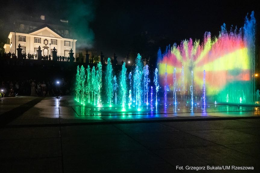 Rzeszów. Premiera nowego programu fontanny multimedialnej