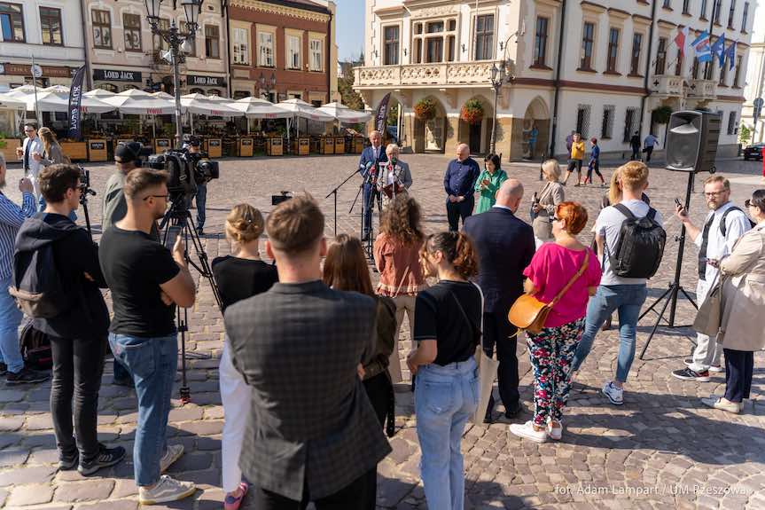Rzeszów i Podkarpacie pomagają powodzianom