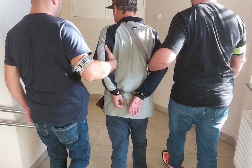 Fałszywy policjant w rękach policji. Próbował okraść 90-latka metodą "na policjanta"
