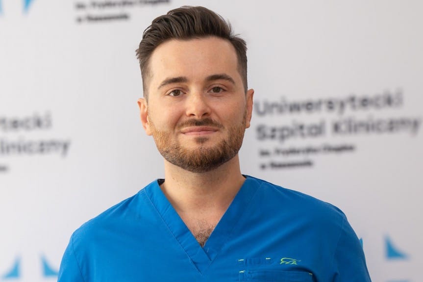 Lek. Jakub Kempisty pierwszym urologiem w UE, który ukończył kurs trenerski dla zaawansowanych operatorów robotycznych