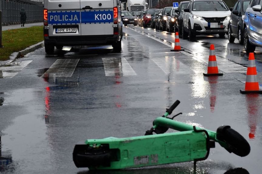 Wypadek na ul. Krakowskiej. Potrącenie kierującego hulajnogą