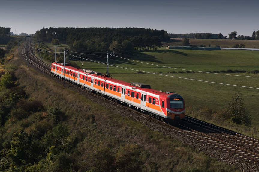 Pociągiem w odwiedziny do Babci i Dziadka