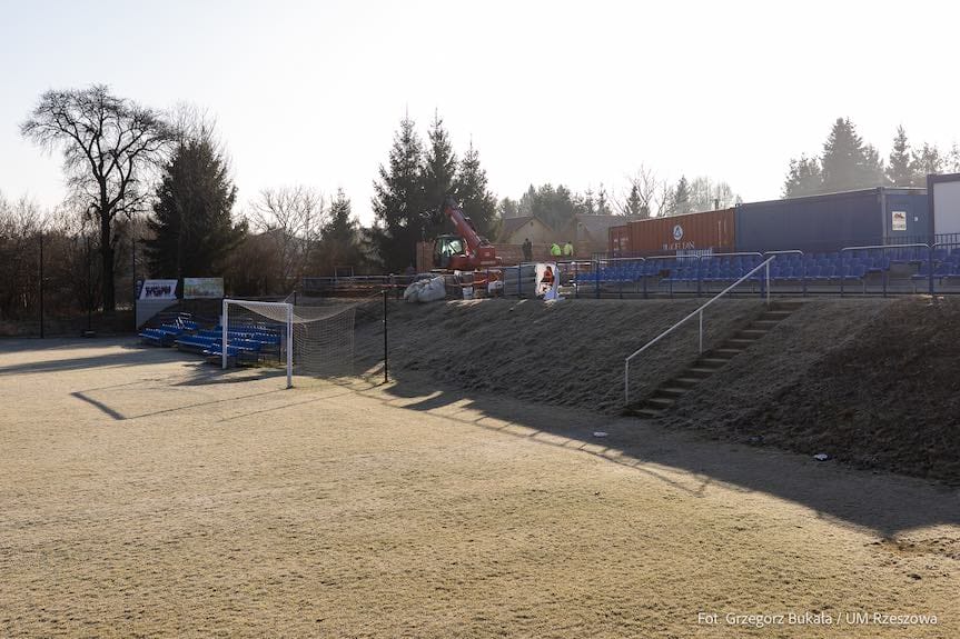 Trwa modernizacja stadionu Grunwaldu Budziwój
