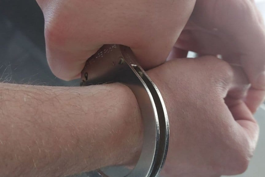 Policjanci zatrzymali mężczyznę okradającego pacjentów szpitali