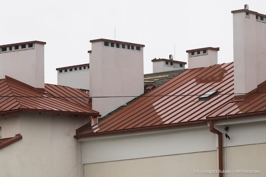 Nowy dach Szkoły Podstawowej nr 1 w Rzeszowie