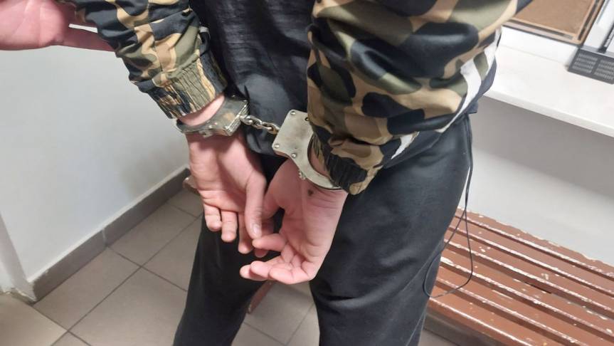 Policjanci zatrzymali sprawców kradzieży z włamaniem i rozbojem