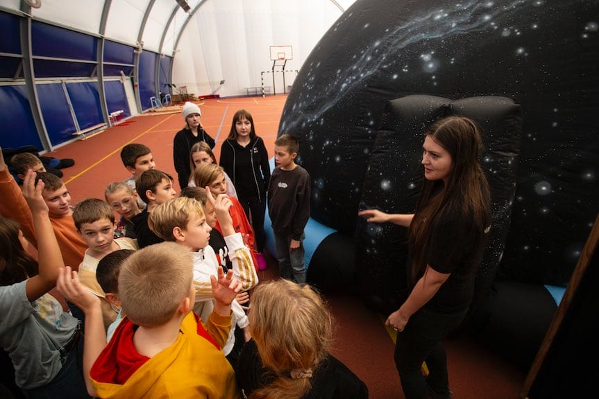 Mobilne planetarium Kopernika w Stobiernej