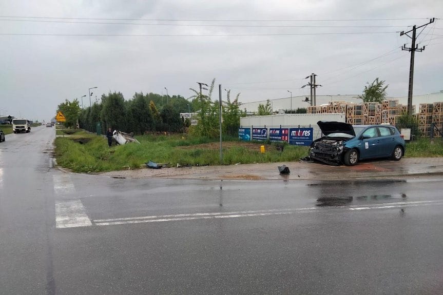 Poranny wypadek w Tajęcinie. Dwie osoby trafiły do szpitala