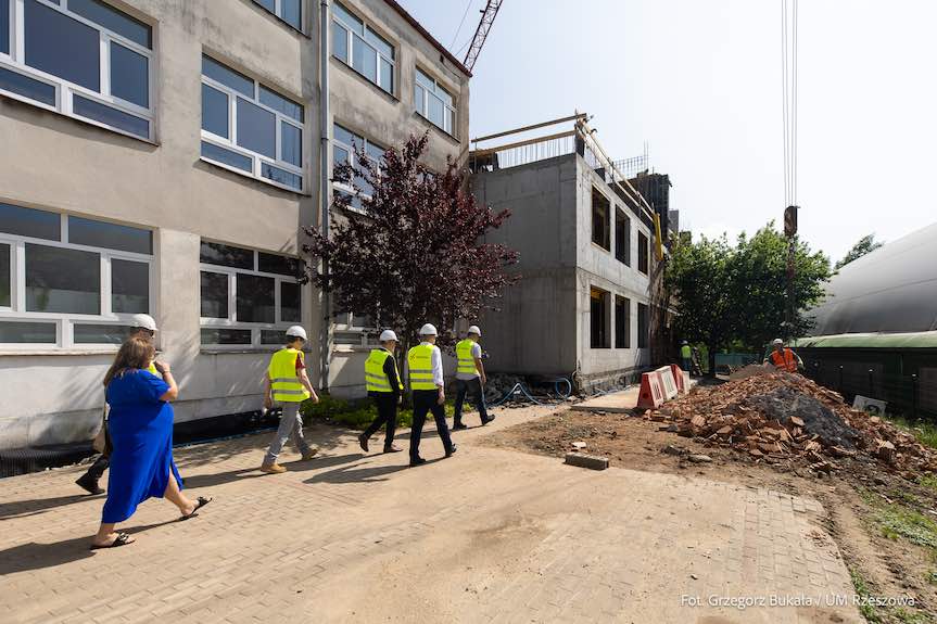 Rzeszów. Rośnie nowa część Szkoły Podstawowej nr 21 przy ul. Miodowej