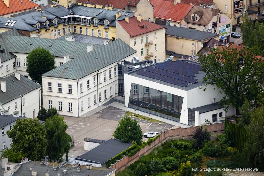 Rzeszów. Hale sportowe I LO i Zespołu Szkół nr 1 walczą o tytuł