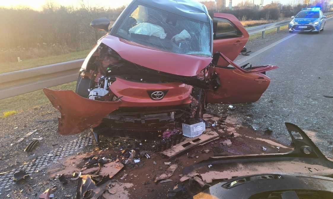 Czołowe zderzenie w Stalowej Woli na DW77