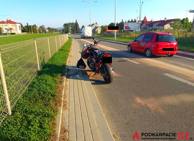 Zderzenie motocykla z samochodem osobowym 