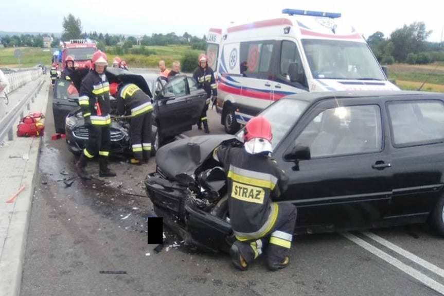 Wypadek na wiadukcie nad A4