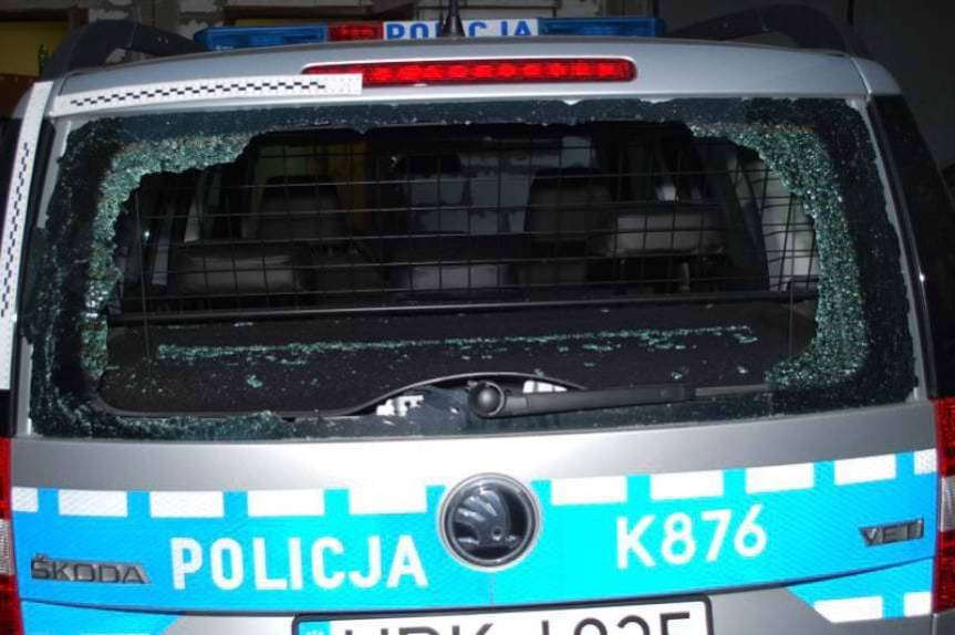 Zniszczył policyjny radiowóz