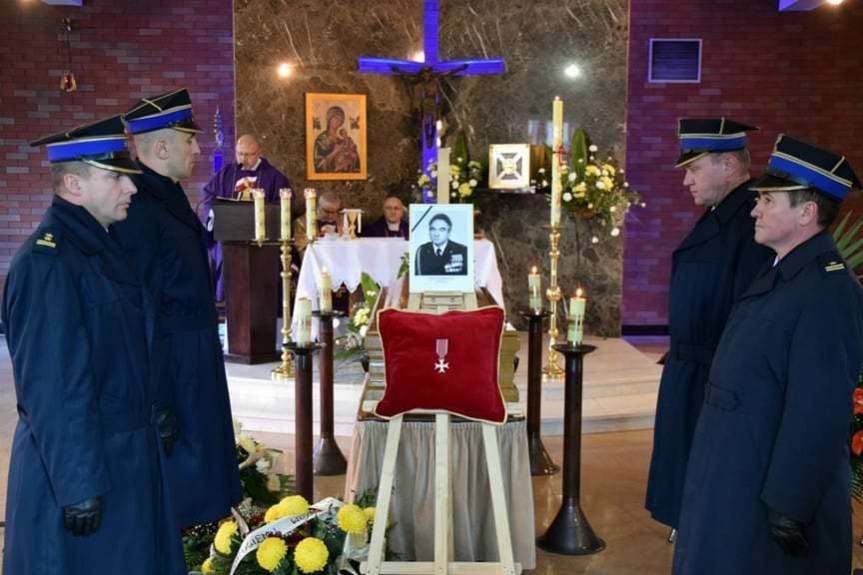 Ostatnie pożegnanie śp. płk. poż. w st. spocz. Kazimierza Guzka