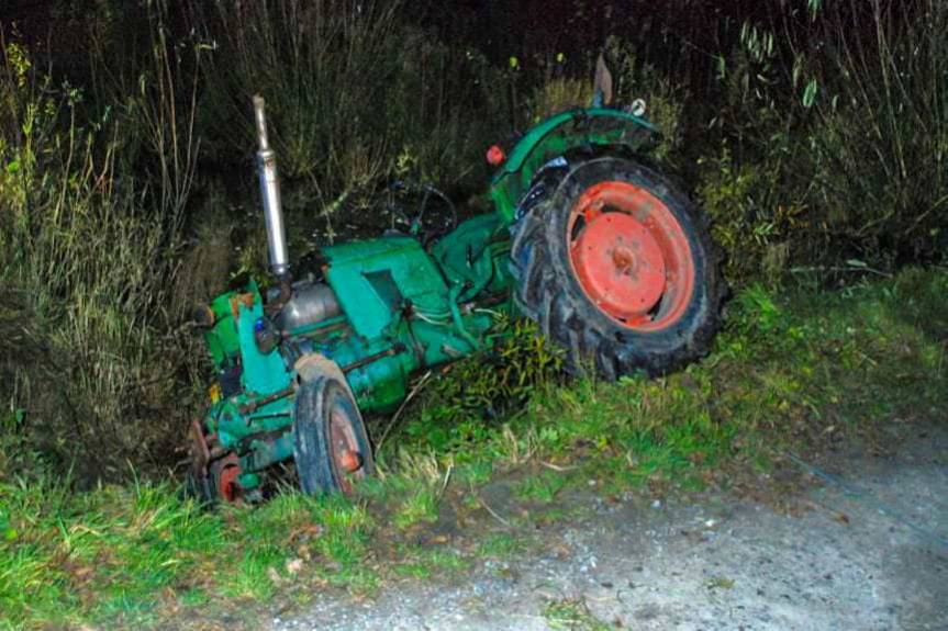 Wjechał ciągnikiem do rowu, był pijany 