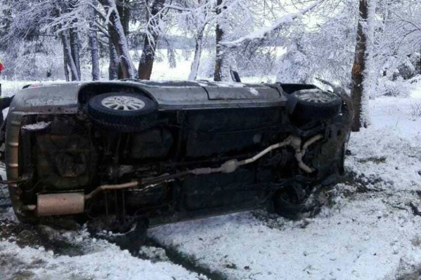 33-letni kierujący wjechał do rowu