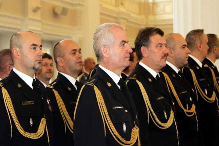 Strażacy i policjanci odznaczeni w rzeszowie