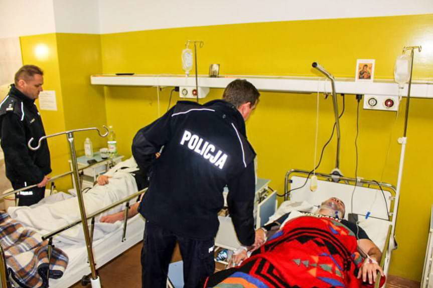 Odwiedzi u rannych policjantów po pościgu