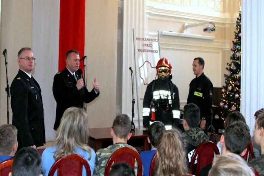 Strażacy spotkali się z młodzieżą 