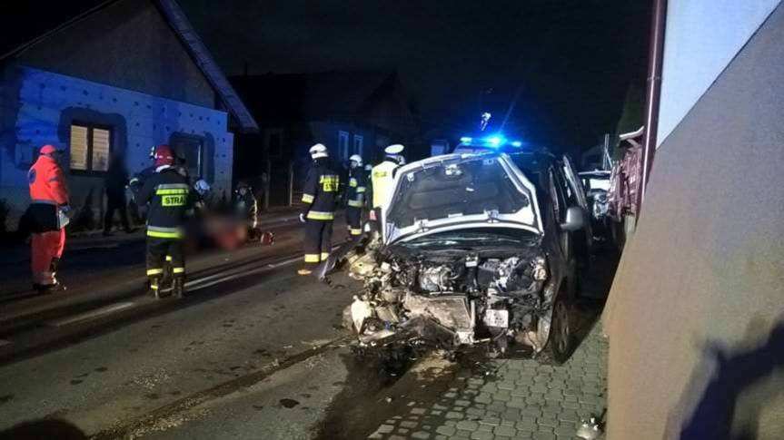 Czołowe zderzenie. Sześć osób poszkodowanych