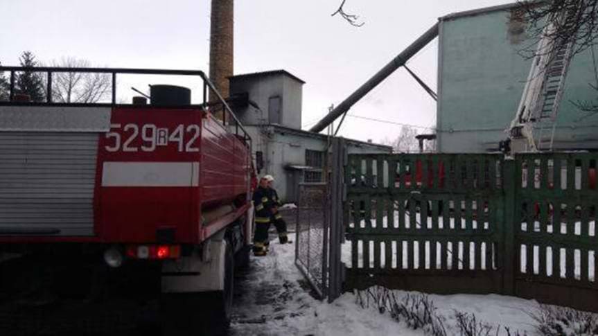 Pożar w zakładzie przetwarzania odpadów. Dziewięć zastępów w akcji