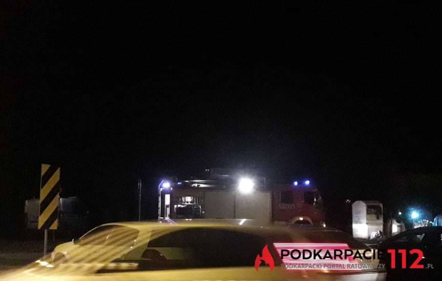 Nocny pożar kontenerów. 