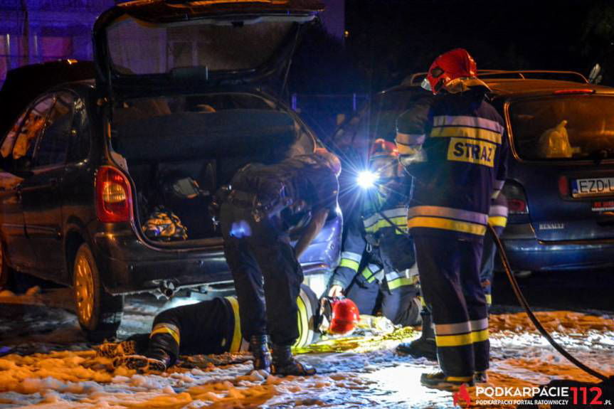 Ulatniający się gaz z Citroena 