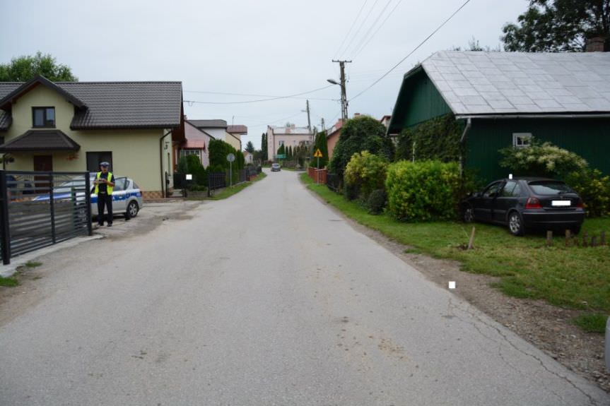 W Zarszynie kierujący samochodem marki Rover wjechał w dom