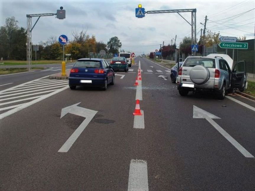 Czołowe zderzenie hondy z toyotą w miejscowości  Kraczkowa