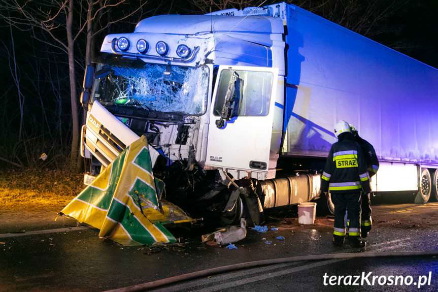 Zderzenie dwóch samochodów ciężarowych w Nowej Wsi 