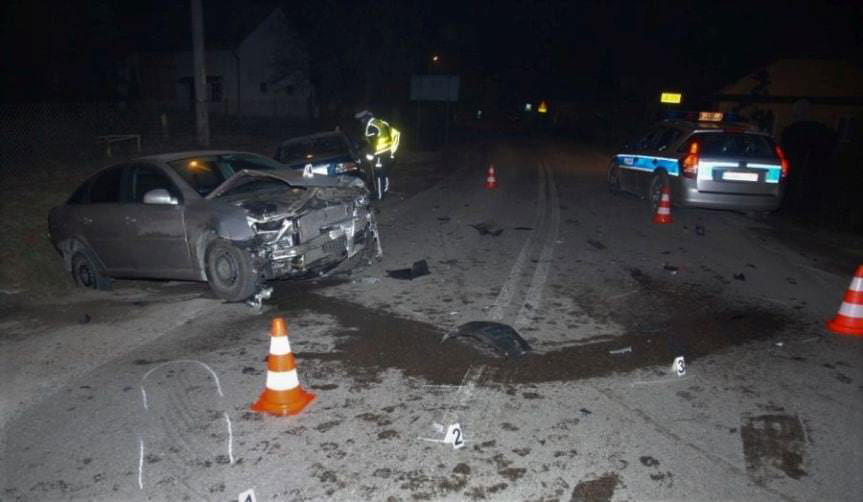 Rozbórz Długi. Zderzenie dwóch samochodów osobowych