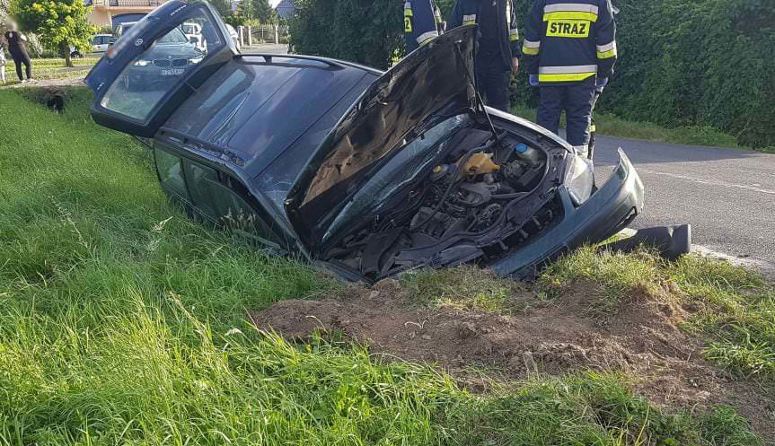 Kolizja w Krośnie. Kierujący Volkswagenem uderzył w przepust