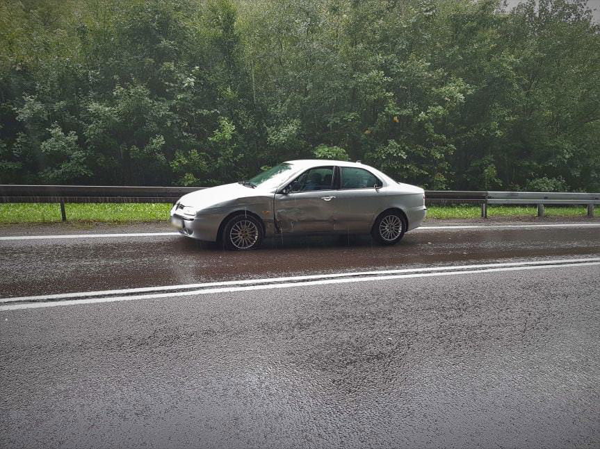 Wypadek w Komborni. Motocyklista zderzył się z samochodem osobowym